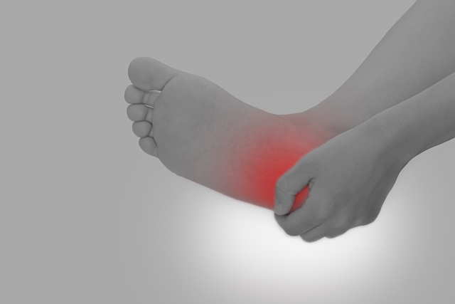 足首の捻挫後４ヶ月続いた小指の痛みにも筋膜調整は有効 筋膜調整のトリガーlabo